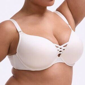 Torrid XO Plunge Push-Up Smooth Bra White Cloud Dancer 38C